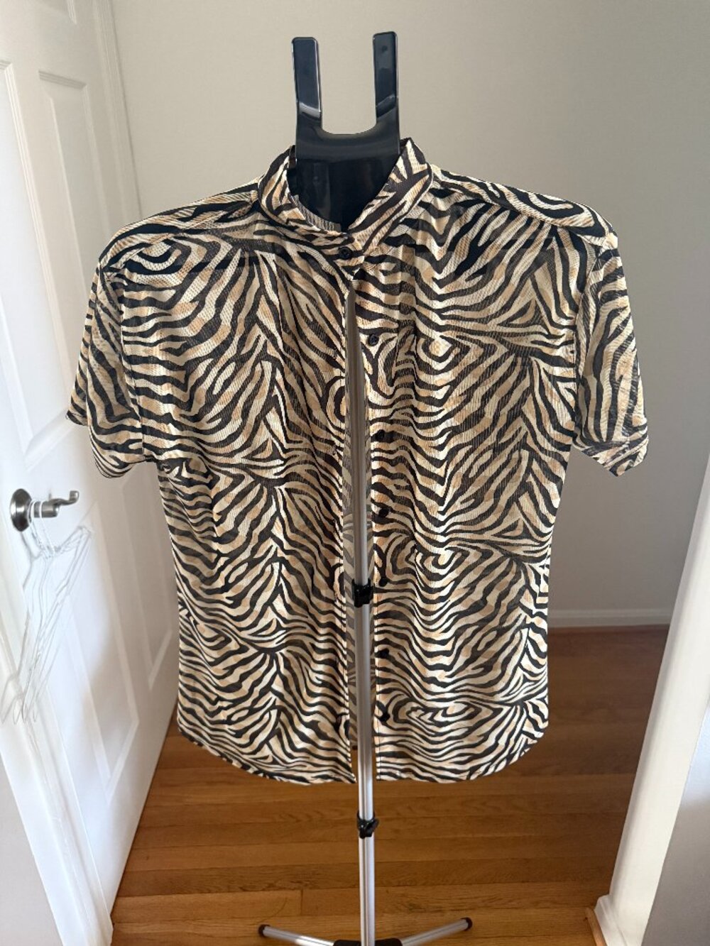 Gigo animal print shirt - size small